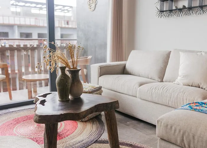 Deluxe Corner 2 Bdr With Partial Ocean View Apartment *
