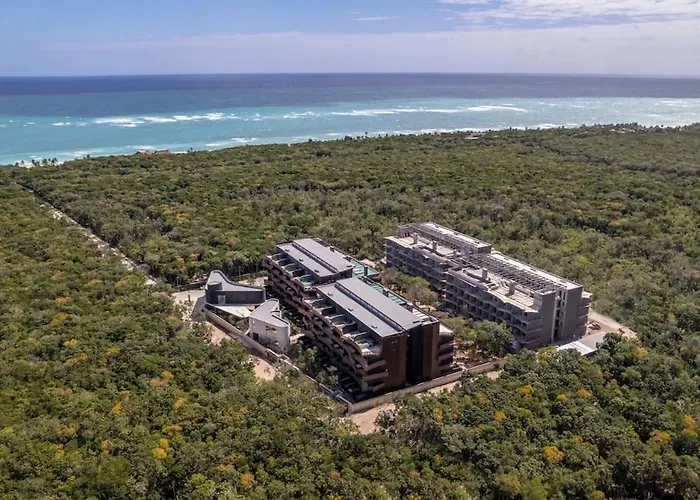 Deluxe Corner 2 Bdr With Partial Ocean View Apartment *