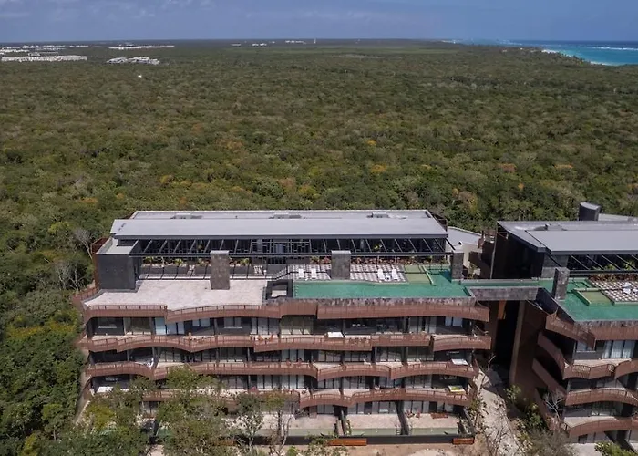 Deluxe Corner 2 Bdr With Partial Ocean View Apartment *