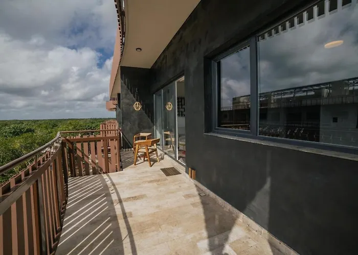 Deluxe Corner 2 Bdr With Partial Ocean View Apartment *