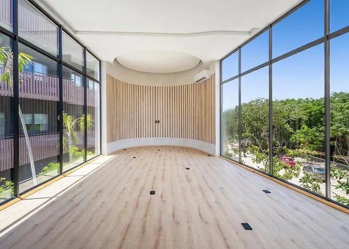 Deluxe Corner 2 Bdr With Partial Ocean View Apartment *